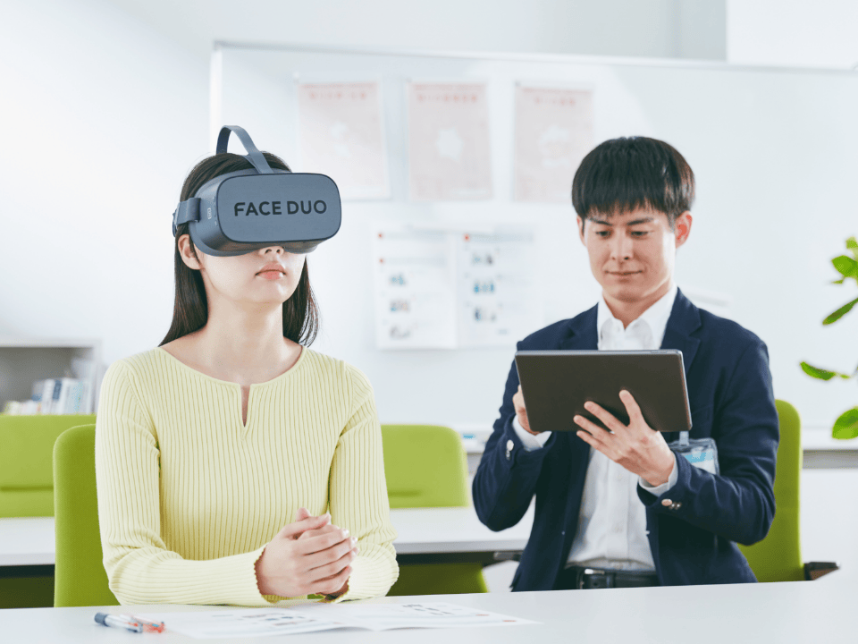 まずは、VRトレーニングを無料で体験