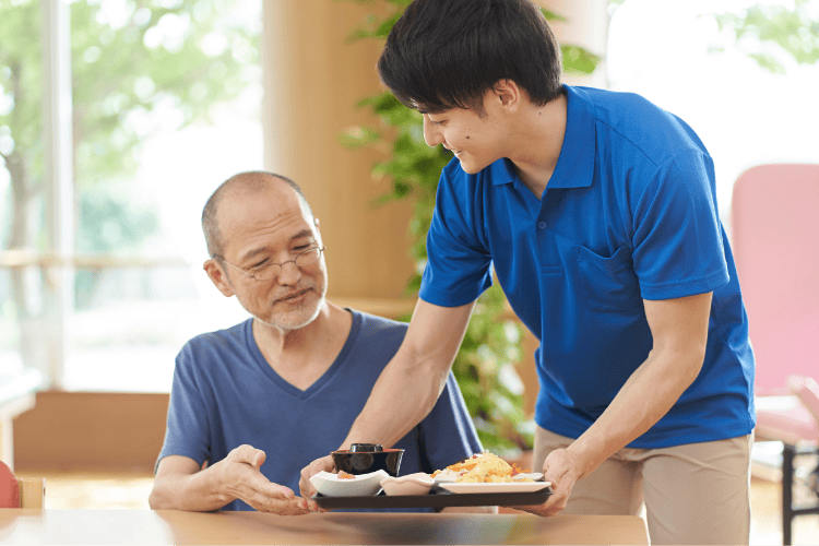 「認知症の方の気持ちを理解する」から始まるケアトレーニング